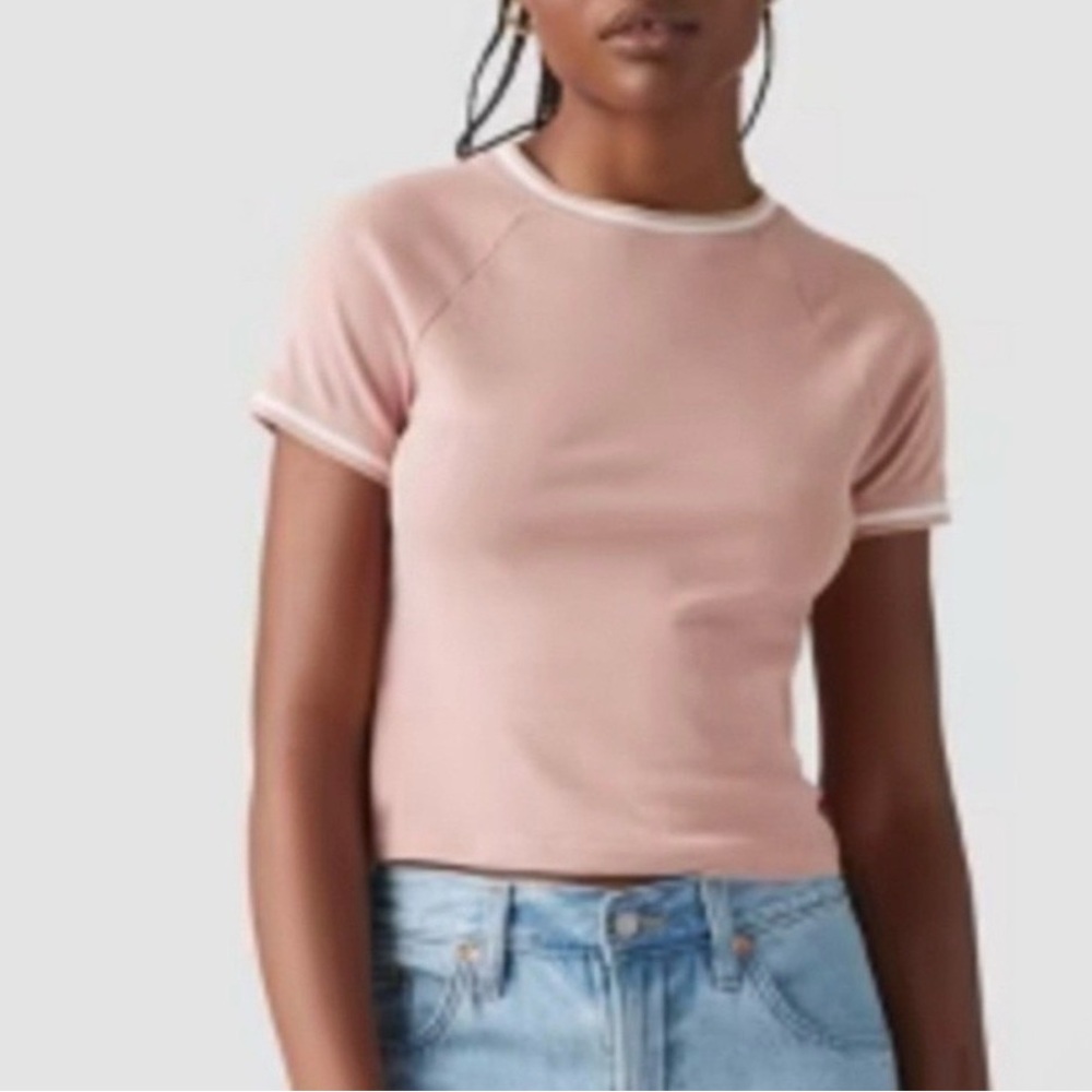 Levi’s juniors Pink Short Sleeve Top NWT